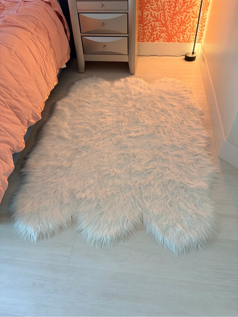 Plush White Faux Fur Accent Rug - Cozy Home Decor